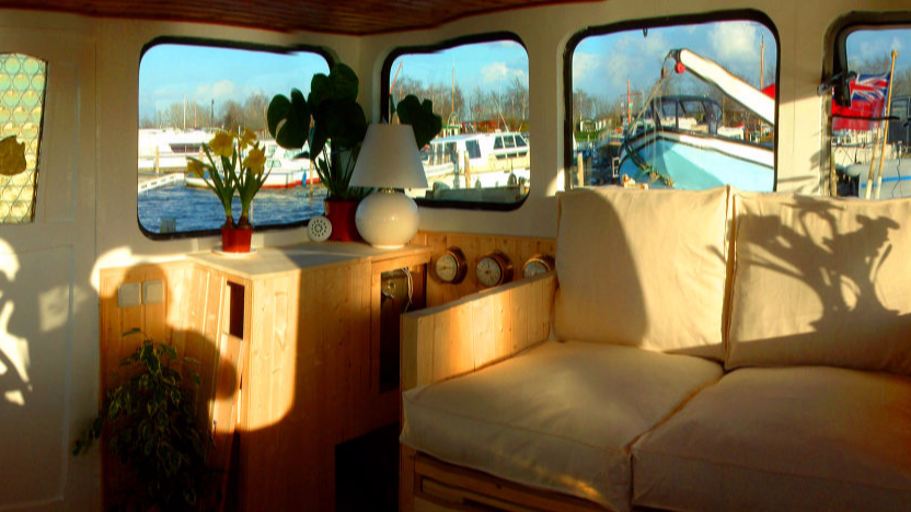 Barge Cruises in France aboard Nilaya offer views from the wheelhouse, through the porthole or from its spacious sun deck. The biggest sundeck of any similar sized barge in France.